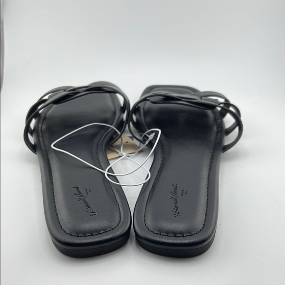 Universal Thread Black Slide Sandals with Geometric Straps - Picture 3 of 3